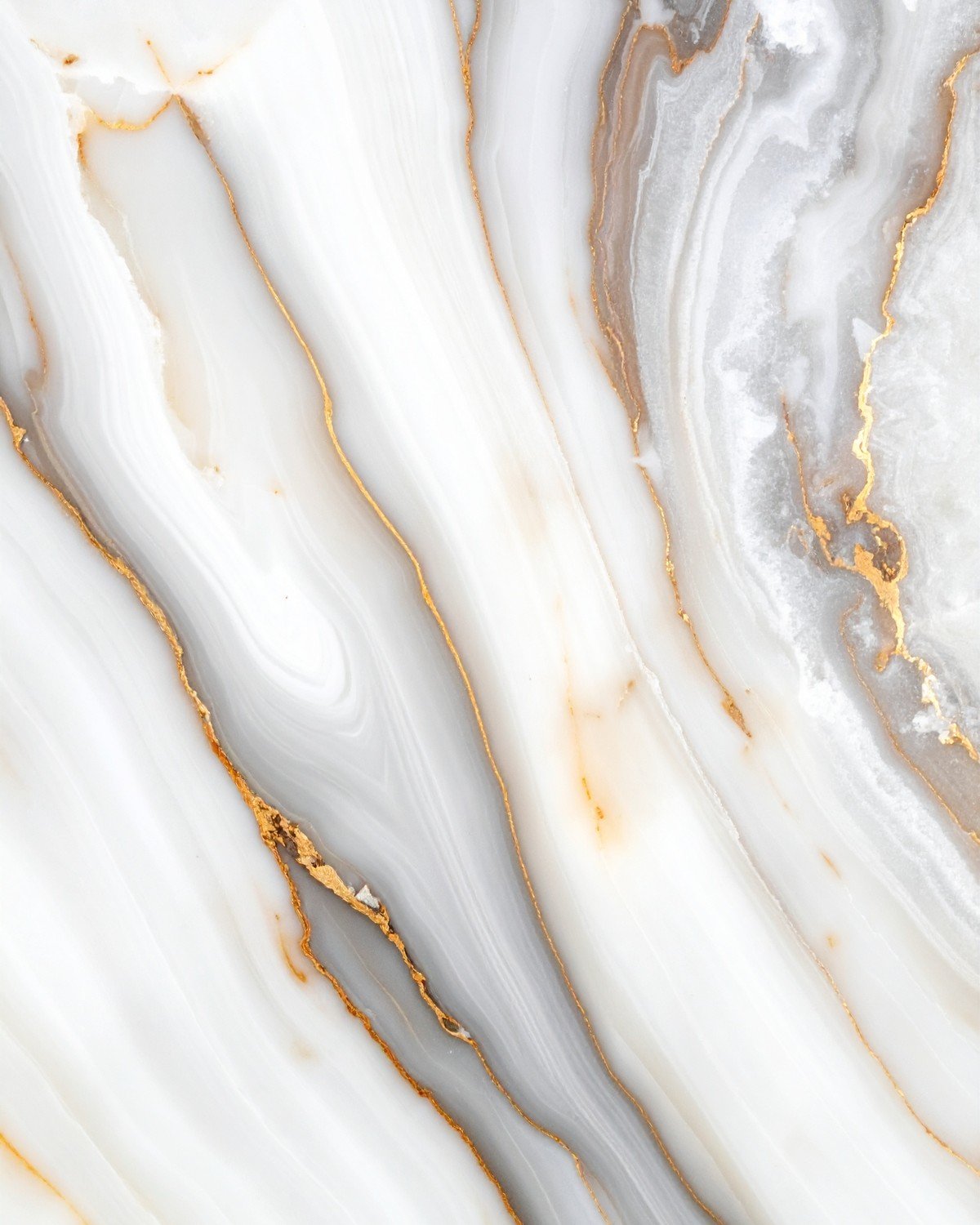 Italian Calacatta Marble Countertop — Gold Veining