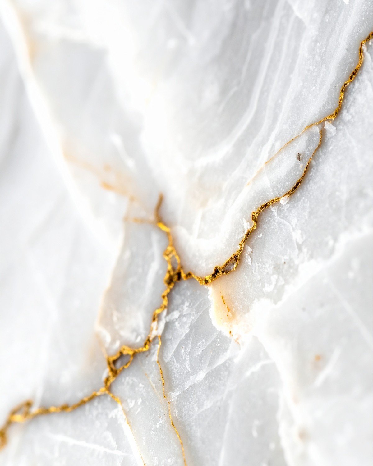 Italian Calacatta Marble Countertop — Gold Veining