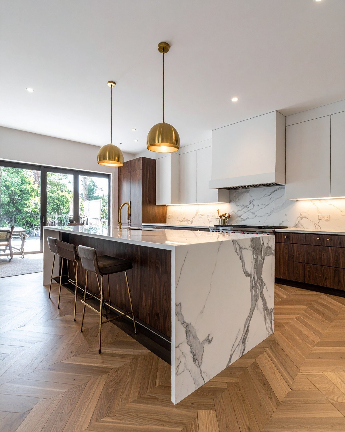 Italian Calacatta Marble Countertop — Gold Veining